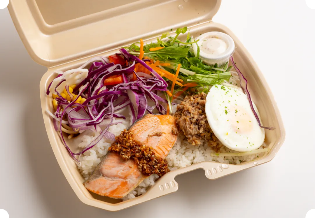 SOMY’S DELI 8種野菜のザクザクゴマ醤油サーモン弁当